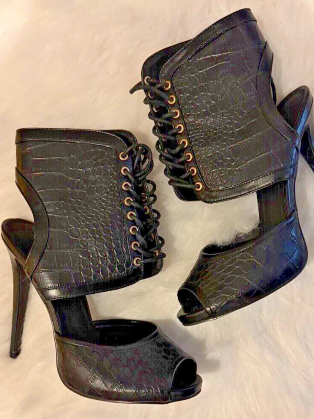 New ShoeDazzle Jaida Black Lace Up Croc Heel (Size 9.5)